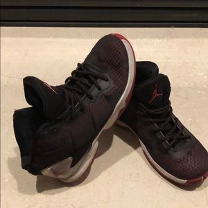 Jordan Super Fly 4 Youth Sneakers.